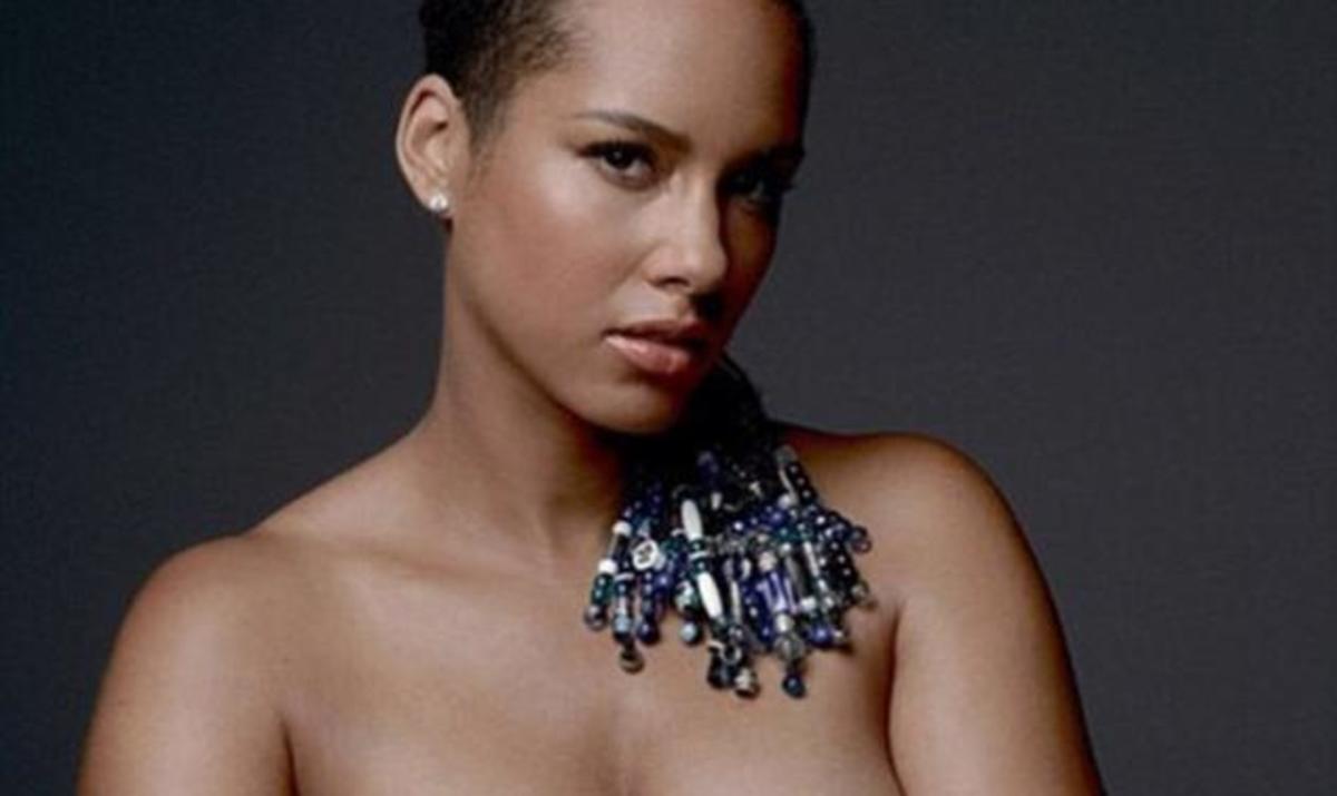 Η Alicia Keys ολόγυμνη για καλό σκοπό