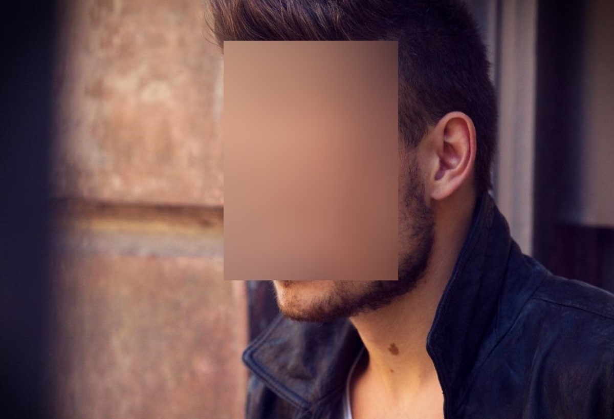 Ξέσπαει πασίγνωστος τραγουδιστής: «Δεν είμαι gay 100%»!