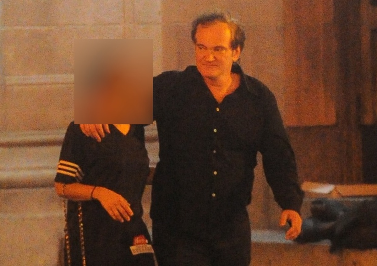 Τα καυτά φιλιά του Quentin Tarantino με νεαρή ηθοποιό
