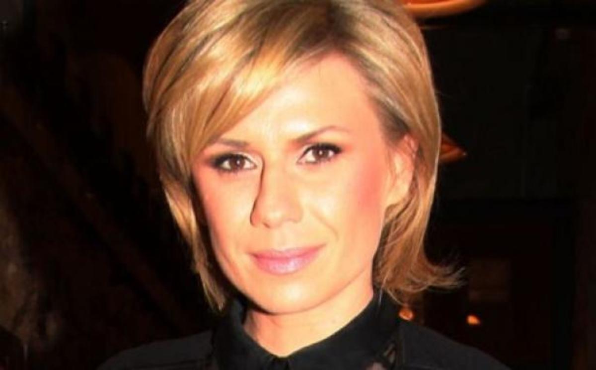 Κατερίνα Καραβάτου: Δύσκολες ώρες για την παρουσιάστρια – Πέθανε ο πατέρας της