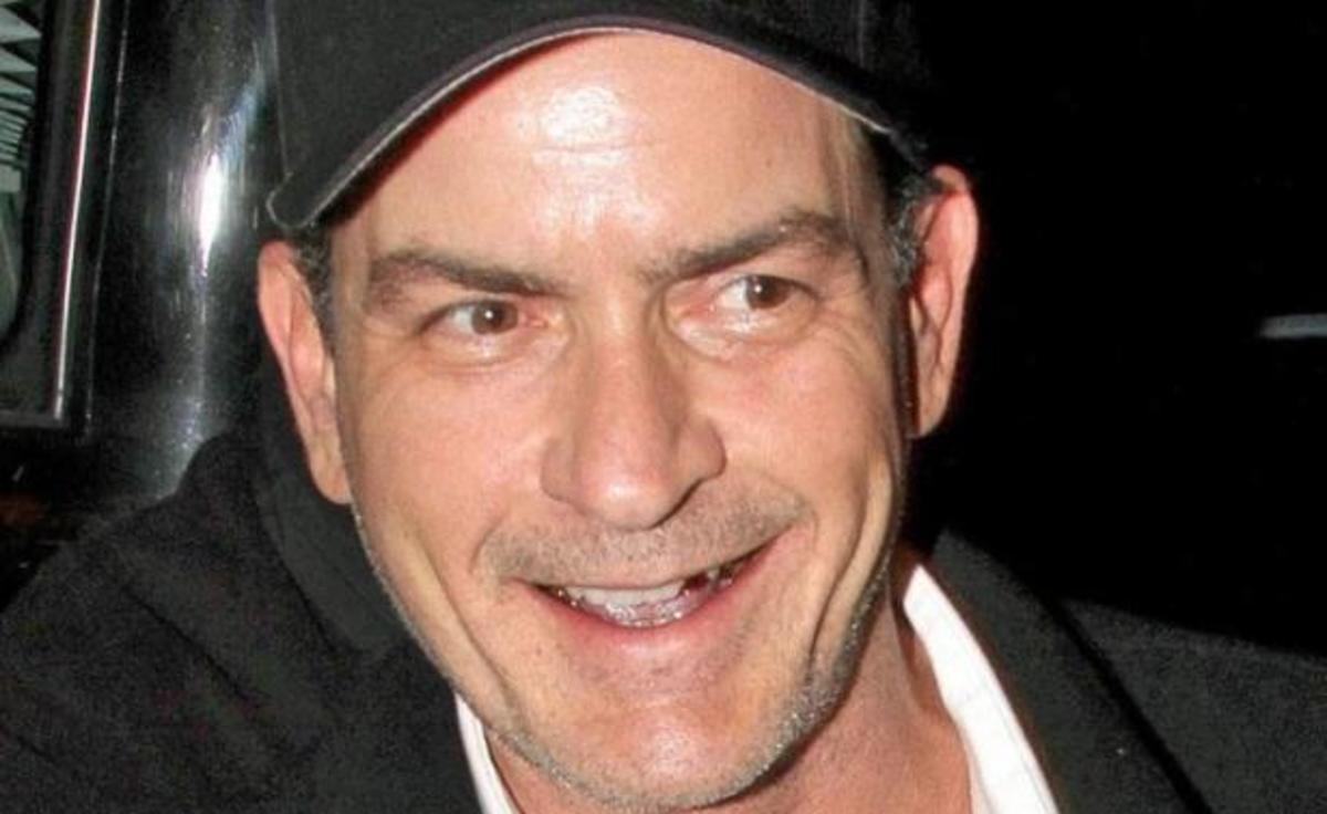Charlie Sheen: Τράβηξε μαχαίρι σε οδοντίατρο