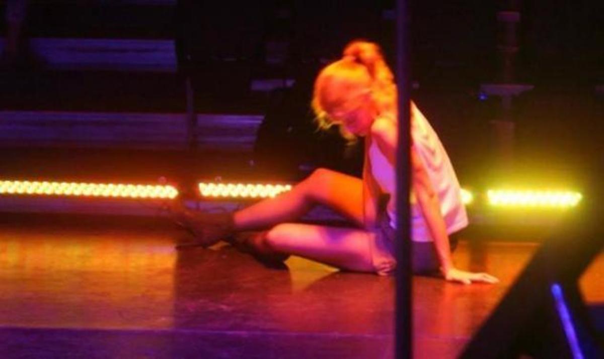 Γιατί βρέθηκε στο πάτωμα η Τζένη Θεωνά;