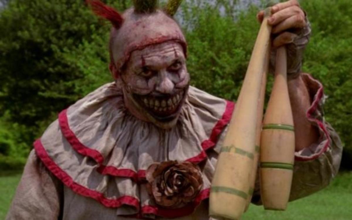 American Horror Story: Ποιος ηθοποιός βρίσκεται πίσω από τον ανατριχιαστικό κλόουν;