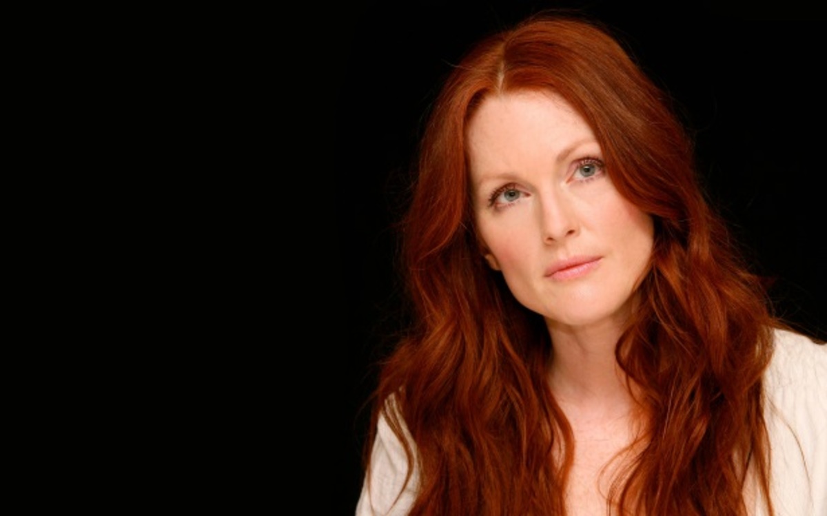 Julianne Moore: Έγινε ξανθιά!