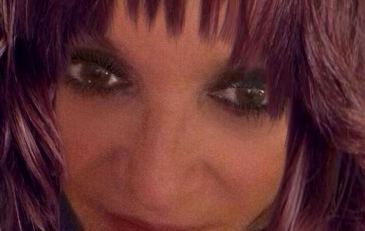 Αναγνωρίζετε τη διάσημη Ελληνίδα παρουσιάστρια;