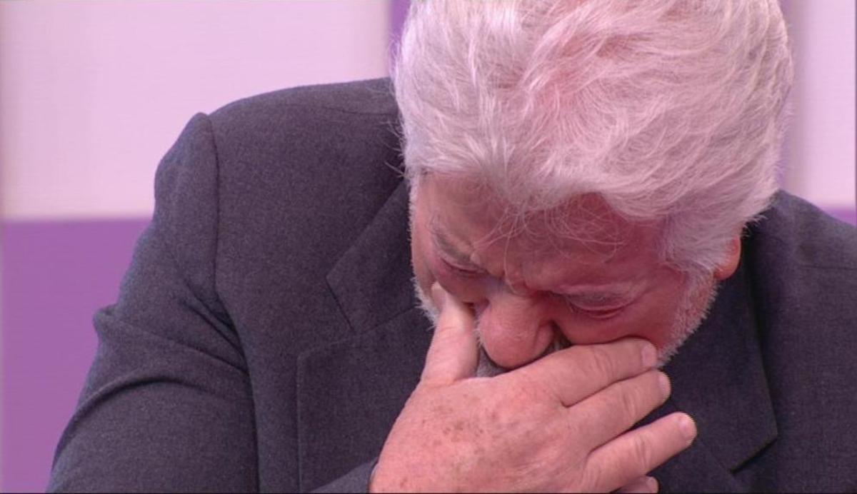 Πάμε Πακέτο: Λυγίζει όταν μαθαίνει για τα δραματικά χρόνια της κόρης του