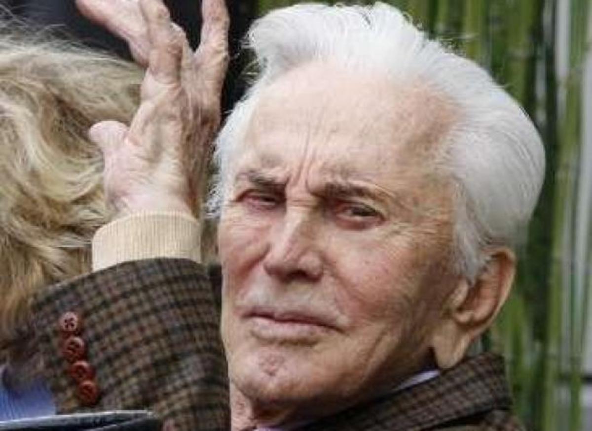 Πέθαναν από λάθος τον Kirk Douglas!