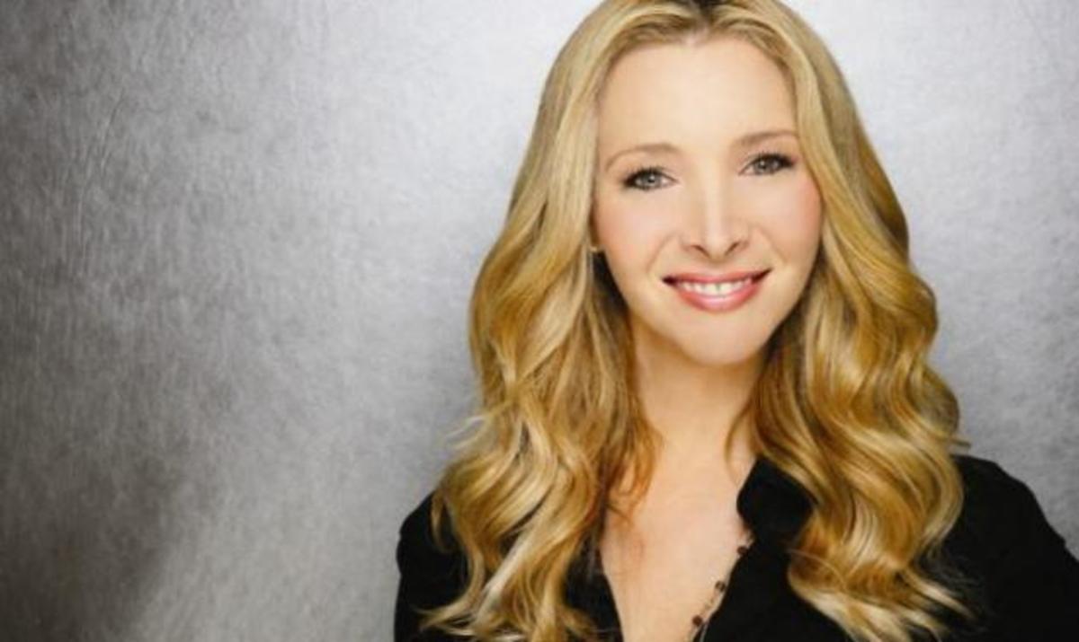 Lisa Kudrow: Δείτε πως είναι σήμερα η Φοίβη από τα Φιλαράκια