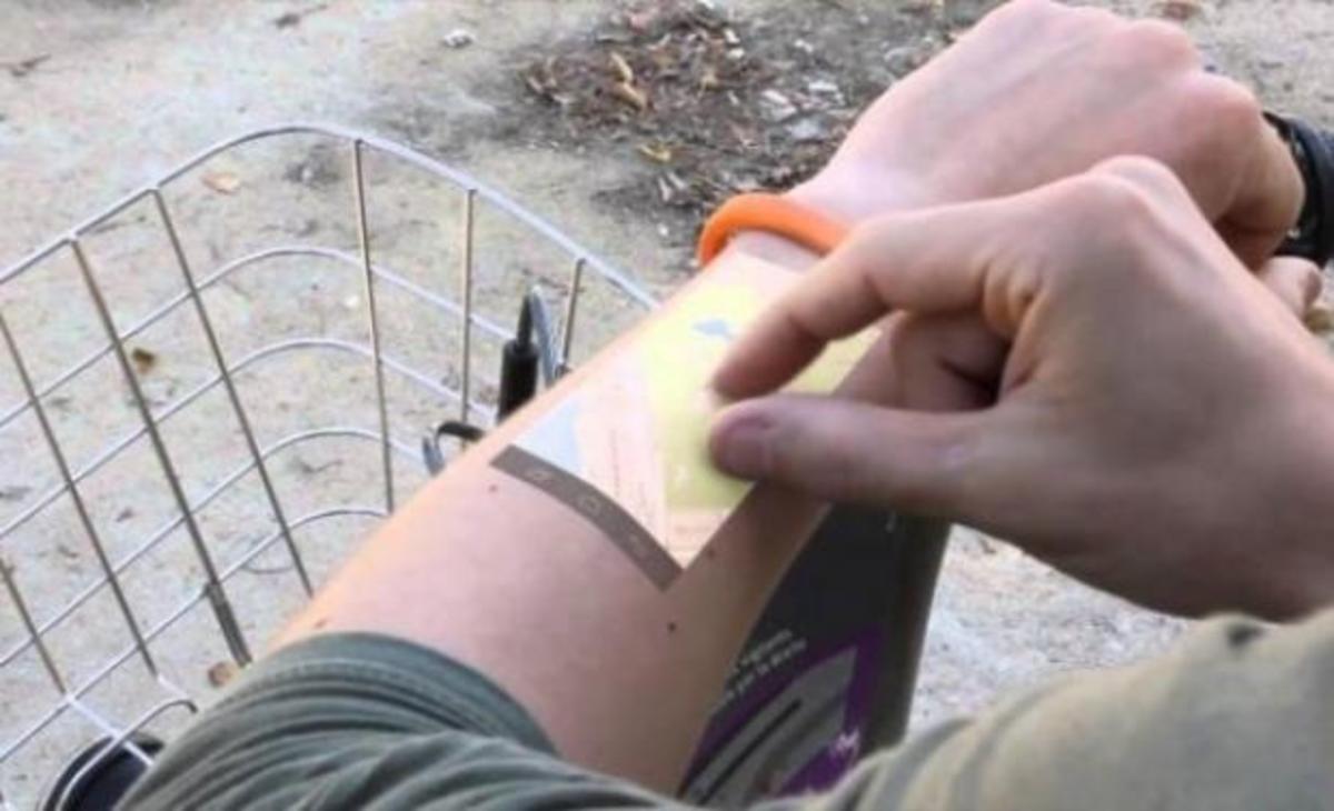 Το χέρι γίνεται οθόνη αφής με ένα βραχιόλι!