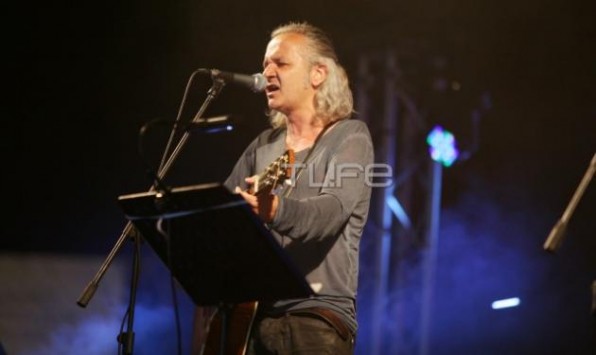 Ο Χρήστος Θηβαίος έκοψε τα μαλλιά του!
