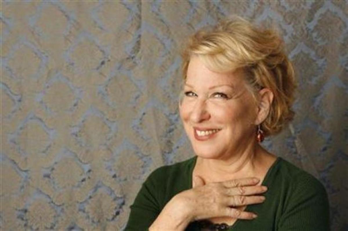 Bette Midler: Η ομοιότητα με την κόρη της μας άφησε άφωνους