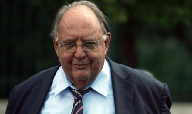 Δείτε τον Θόδωρο Πάγκαλο με μπουρνούζι και σαμπό!