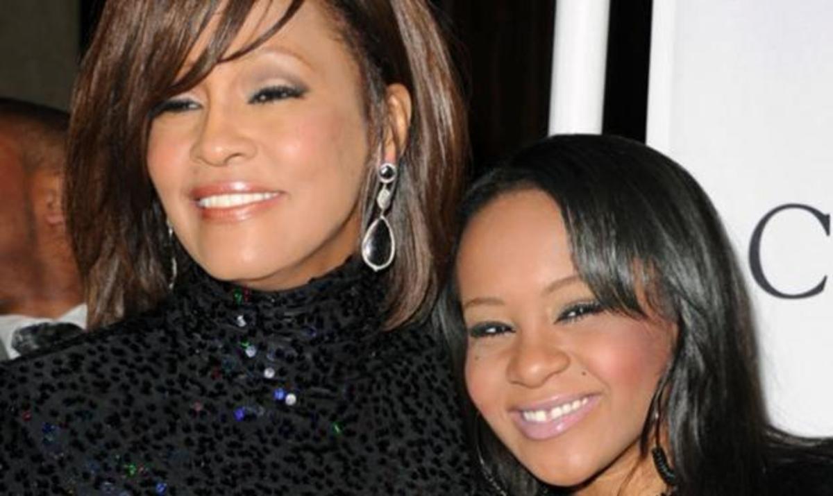 Η κόρη της Whitney Houston βρέθηκε αναίσθητη στη μπανιέρα του σπιτιού της
