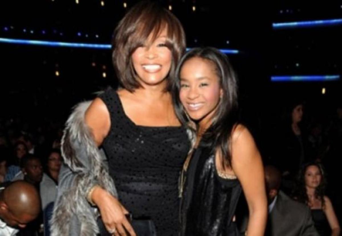 «Πόλεμος» για την κηδεία της κόρης της Houston ενώ είναι σε κώμα!