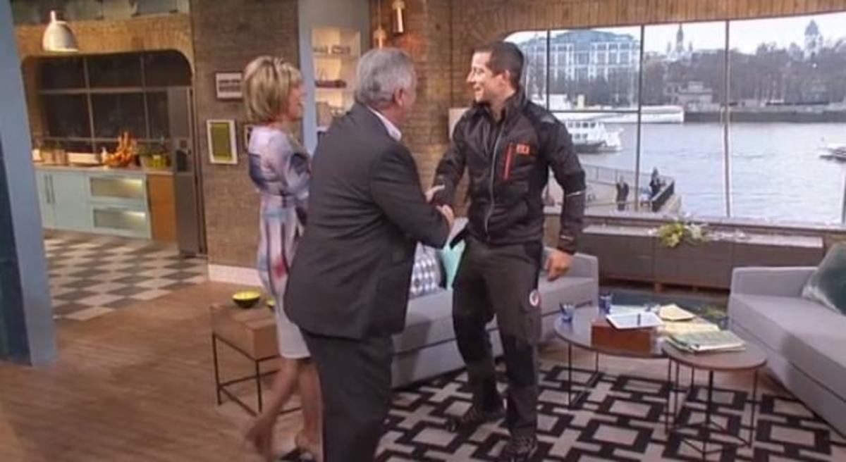 Bear Grylls: Μπήκε στο στούντιο σπάζοντας το παράθυρο!