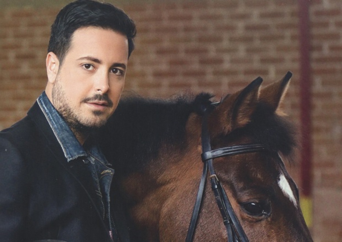 Πέτρος Κουσουλός: «Τα one night stands τα ονομάζω σχέση»