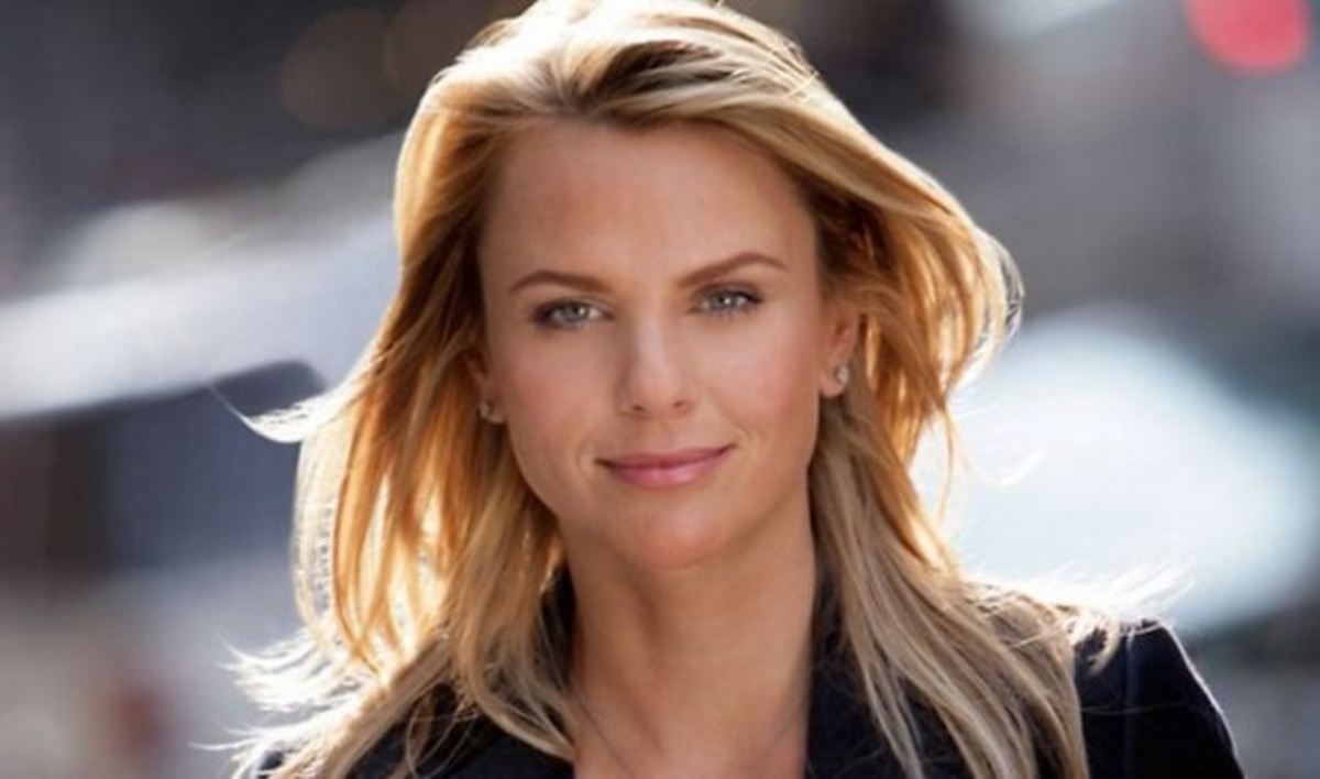 Με εσωτερική αιμορραγία η δημοσιογράφος που βίασαν 300 άντρες στην Αίγυπτο