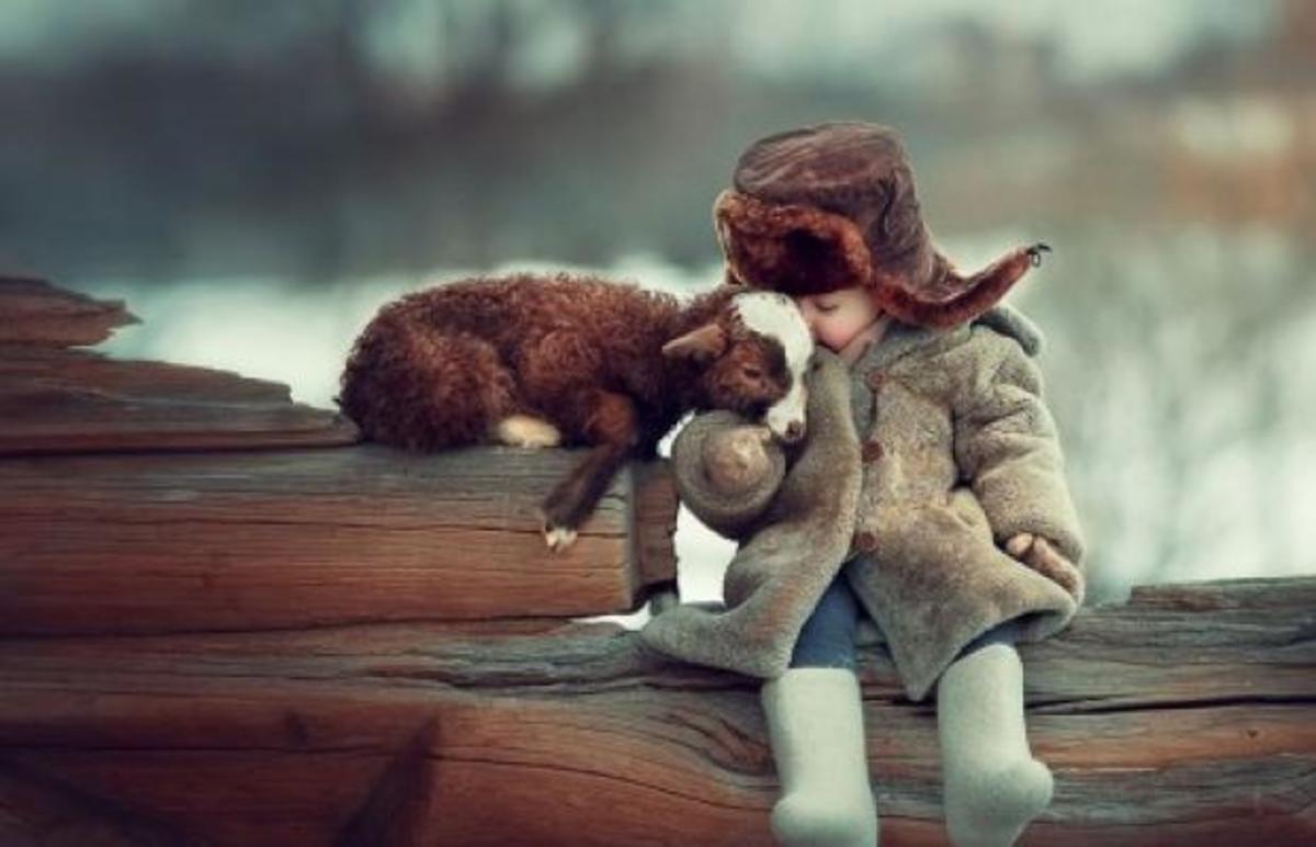 Οι πιο γλυκιές φωτογραφίες! Παιδάκια με ζωάκια όπως αποτυπώθηκαν στο φωτογραφικό φακό