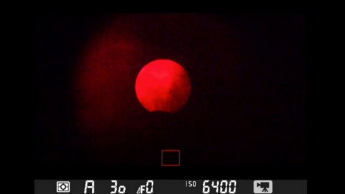 ΔΕΙΤΕ LIVE την έκλειψη Ηλίου!