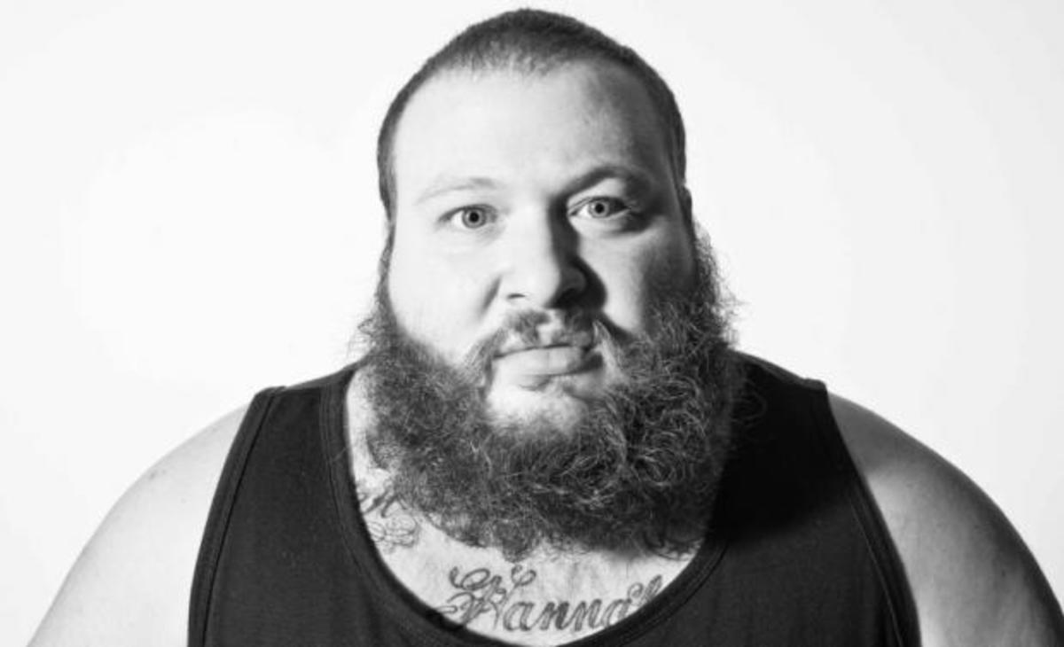 Action Bronson: Άρπαξε θαυμαστή του και τον πέταξε από τη σκηνή!ΒΙΝΤΕΟ