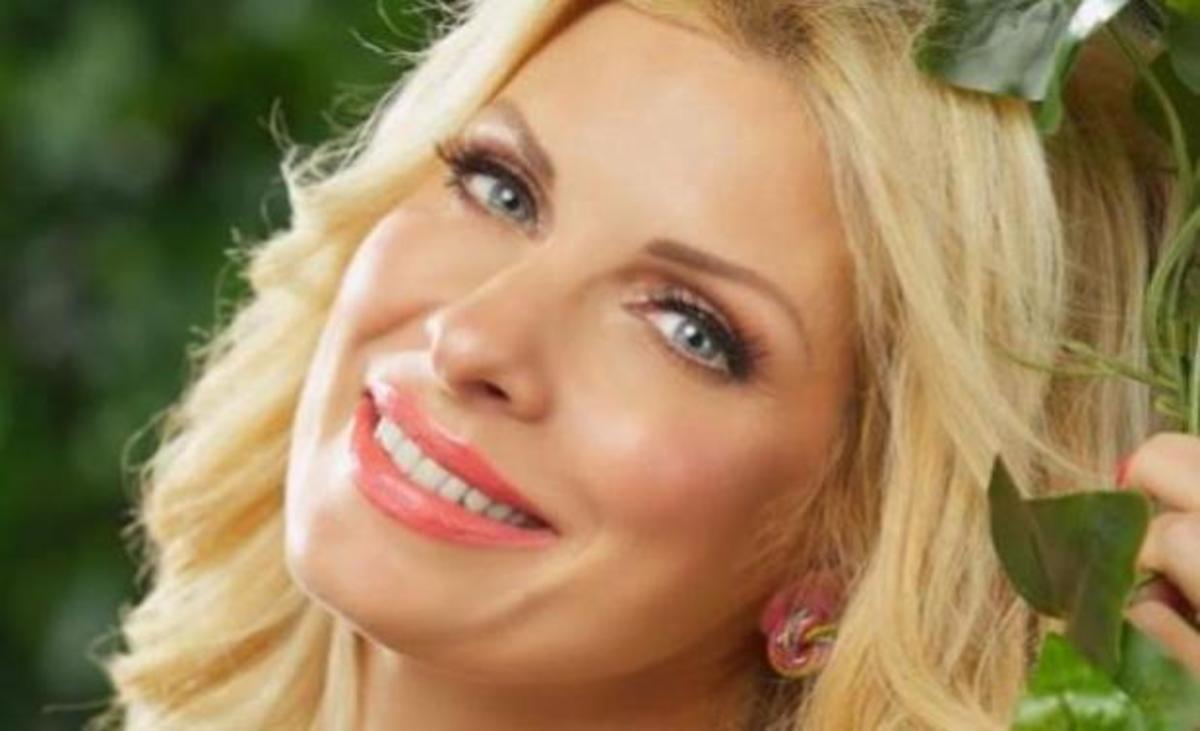 Στο μαιευτήριο η Ελένη Μενεγάκη για να γεννήσει
