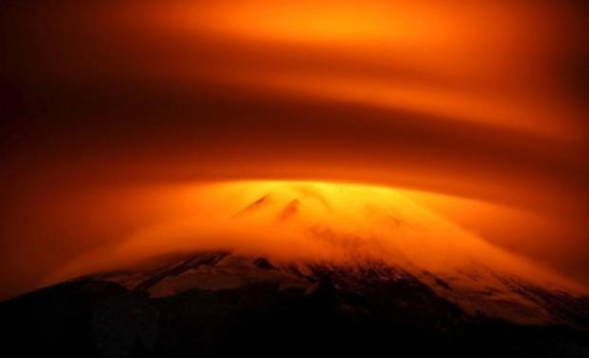 Απίστευτες εικόνες από ηφαίστειο της Χιλής που… βρυχάται!