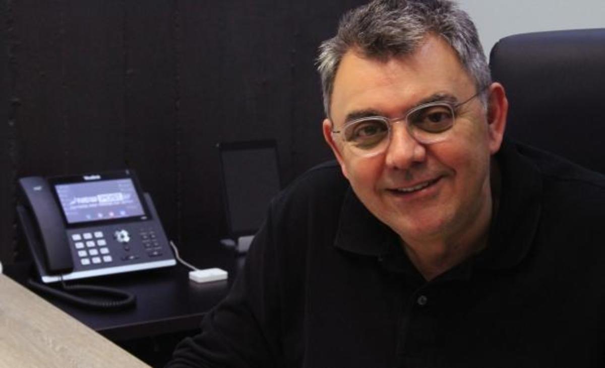 Ακραίως: Ο Στάθης Λεουτσάκος ανοίγει τα χαρτιά του στον Τάκη Χατζή