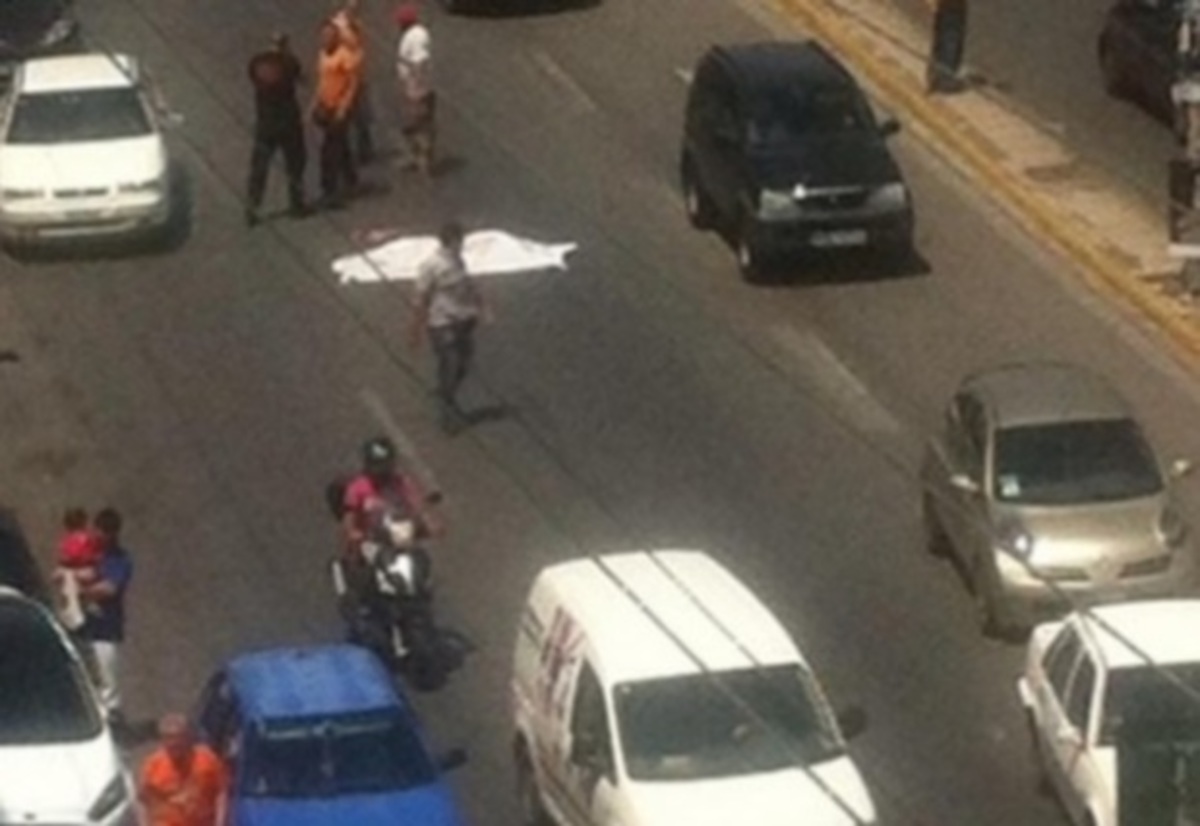 Φορτηγό διαμέλισε γυναίκα στη Νίκαια