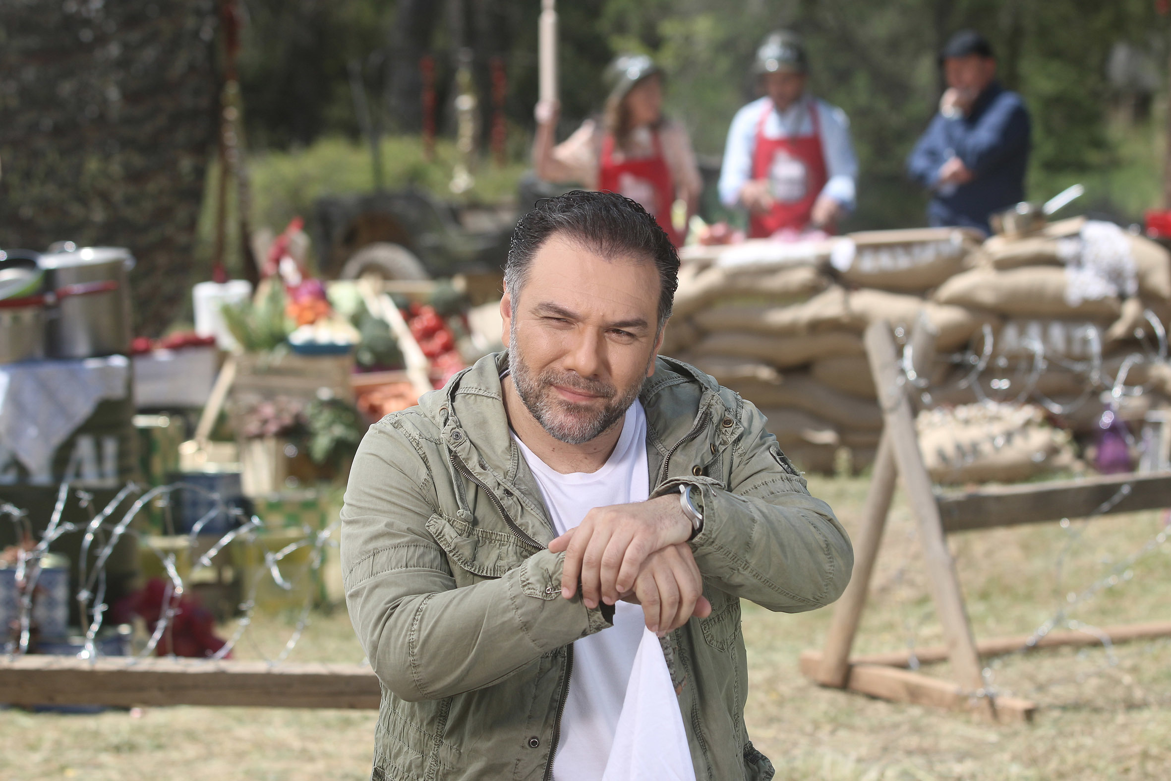 Ποιοι celebrities μπαίνουν στην κουζίνα του Γρηγόρη Αρναούτογλου;