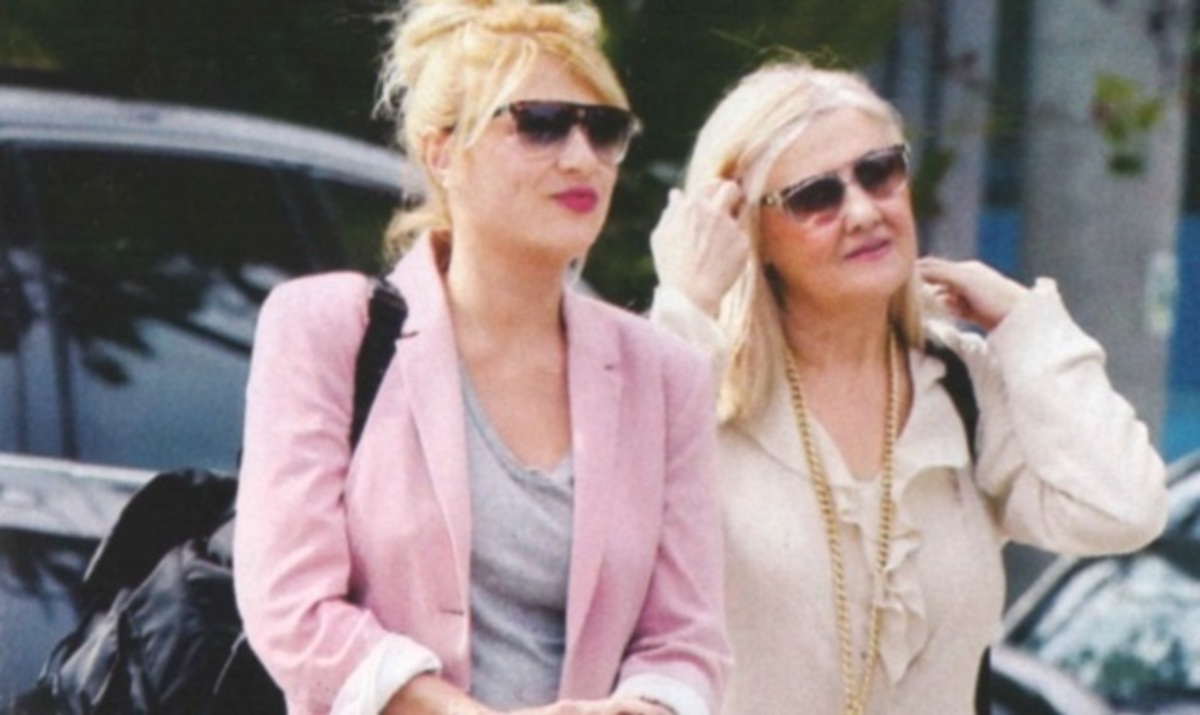 Λουκέτο στην επιχείρηση της μητέρας της Φαίης Σκορδά