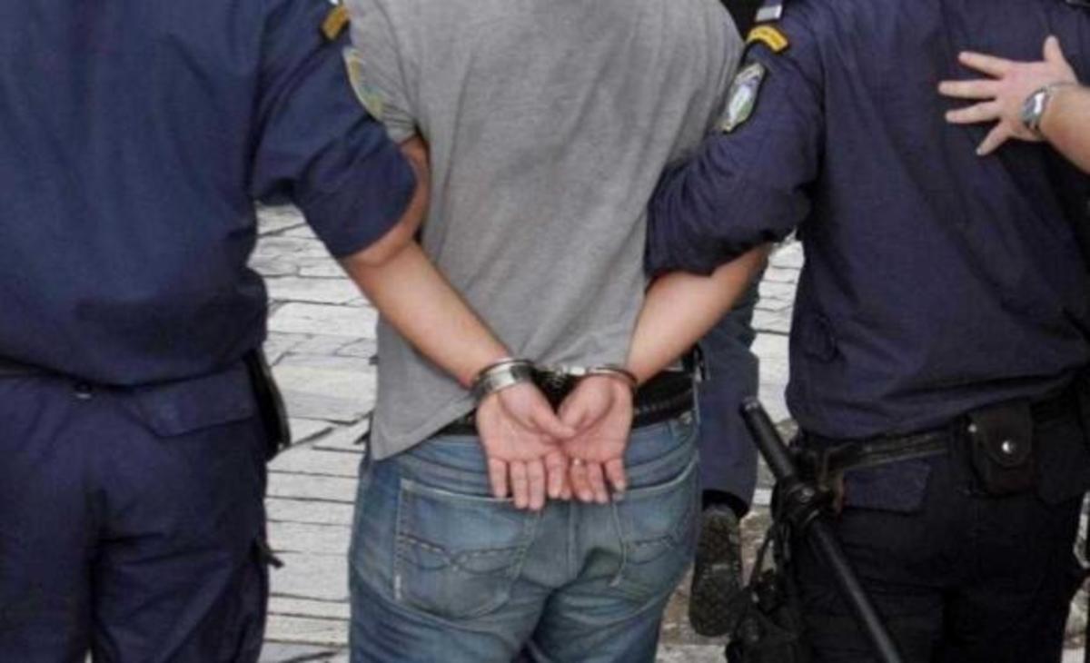 Στα χέρια της αστυνομίας γνωστός τραγουδιστής!