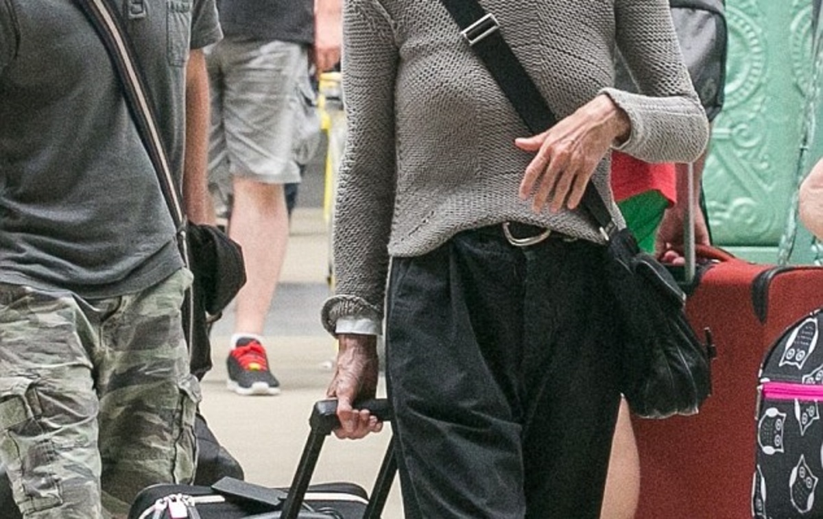 Ποια ηθοποιός ταξιδεύει αγνώριστη;