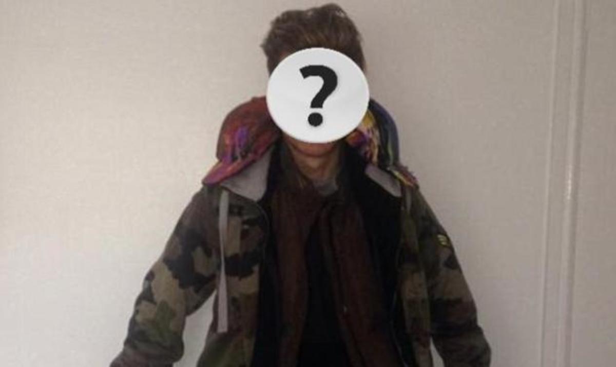 Τραγουδιστής φόρεσε 12 στρώσεις ρούχων και κατέρρευσε στο αεροδρόμιο!