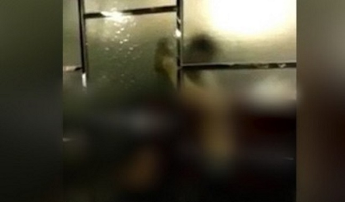 Έκαναν σεξ μέσα στο εστιατόριο!