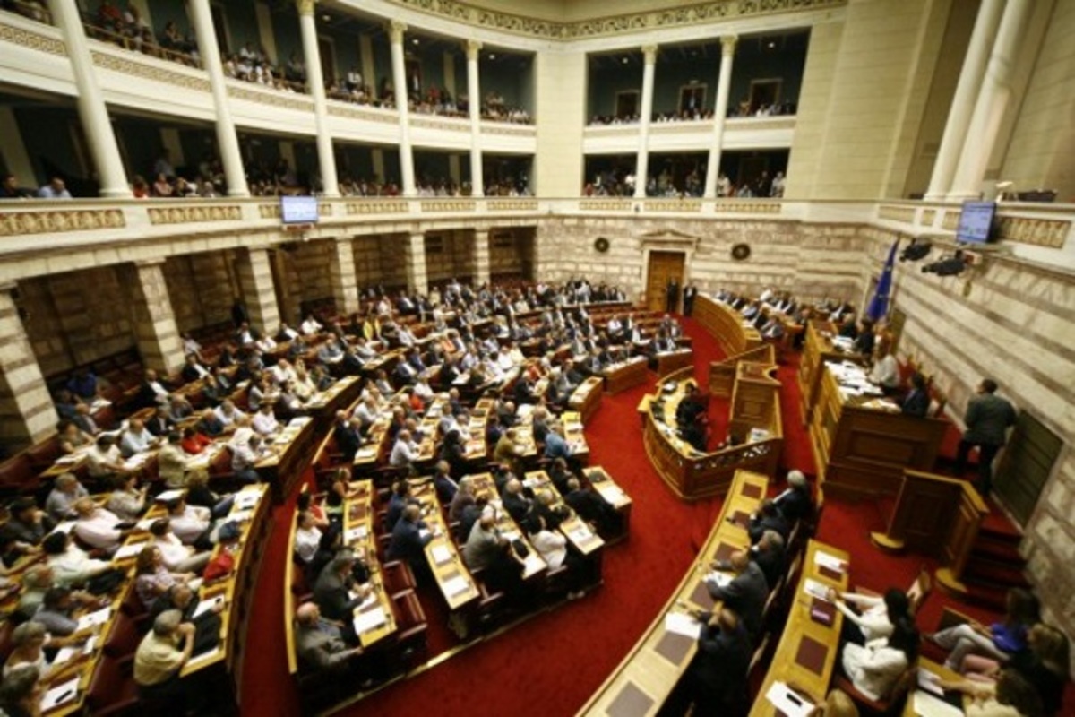 Υπερψηφίστηκαν τα προαπαιτούμενα με 229 ΝΑΙ – Ο ΣΥΡΙΖΑ έχασε 39 βουλευτές