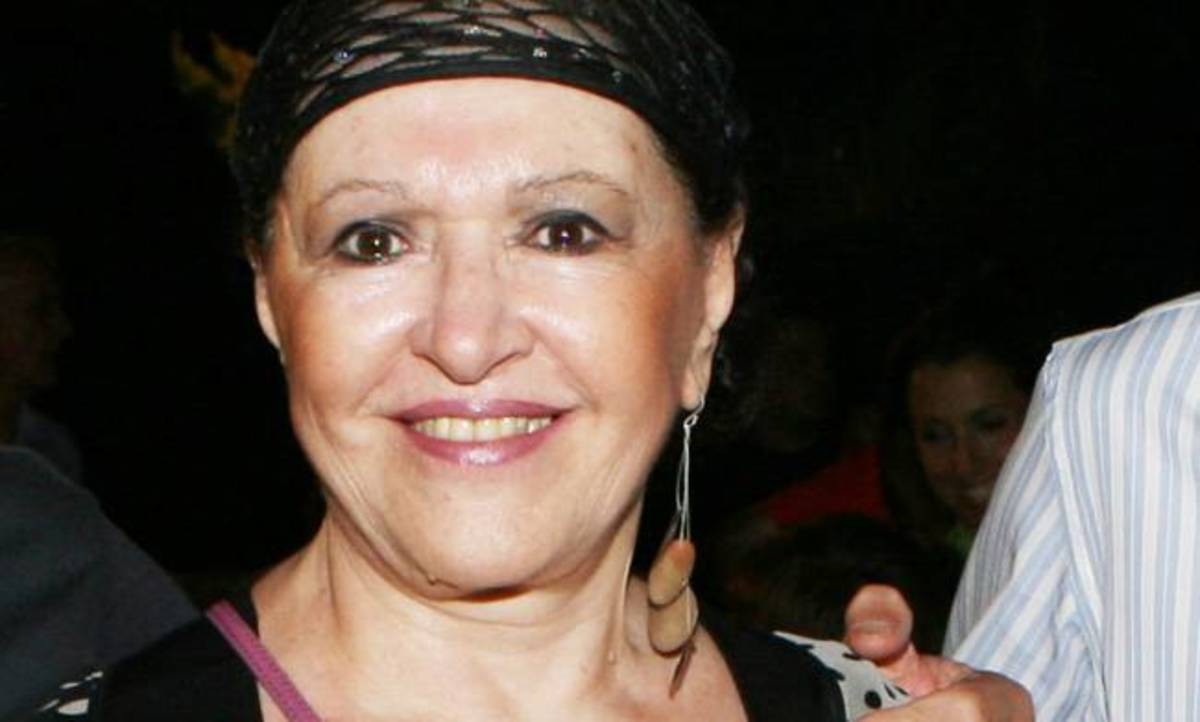 Μάρθα Καραγιάννη: «Κοιτάζω καμιά φορά τον εαυτό μου στον καθρέφτη και…»
