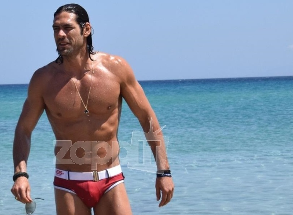 Γιάννης Σπαλιάρας: Απαντά σε όσους τον επικρίνουν για τις… 4.000 κοπέλες