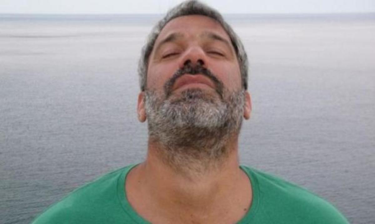 Σπύρος Χαριτάτος: H ιστορία που τον συγκλόνισε… «Νιώθω σκόνη στον άνεμο. Τίποτα»
