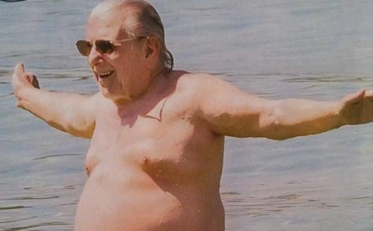 Κώστας Βουτσάς: Οι τσαχπινιές στο μπάνιο με τη σύντροφο του!