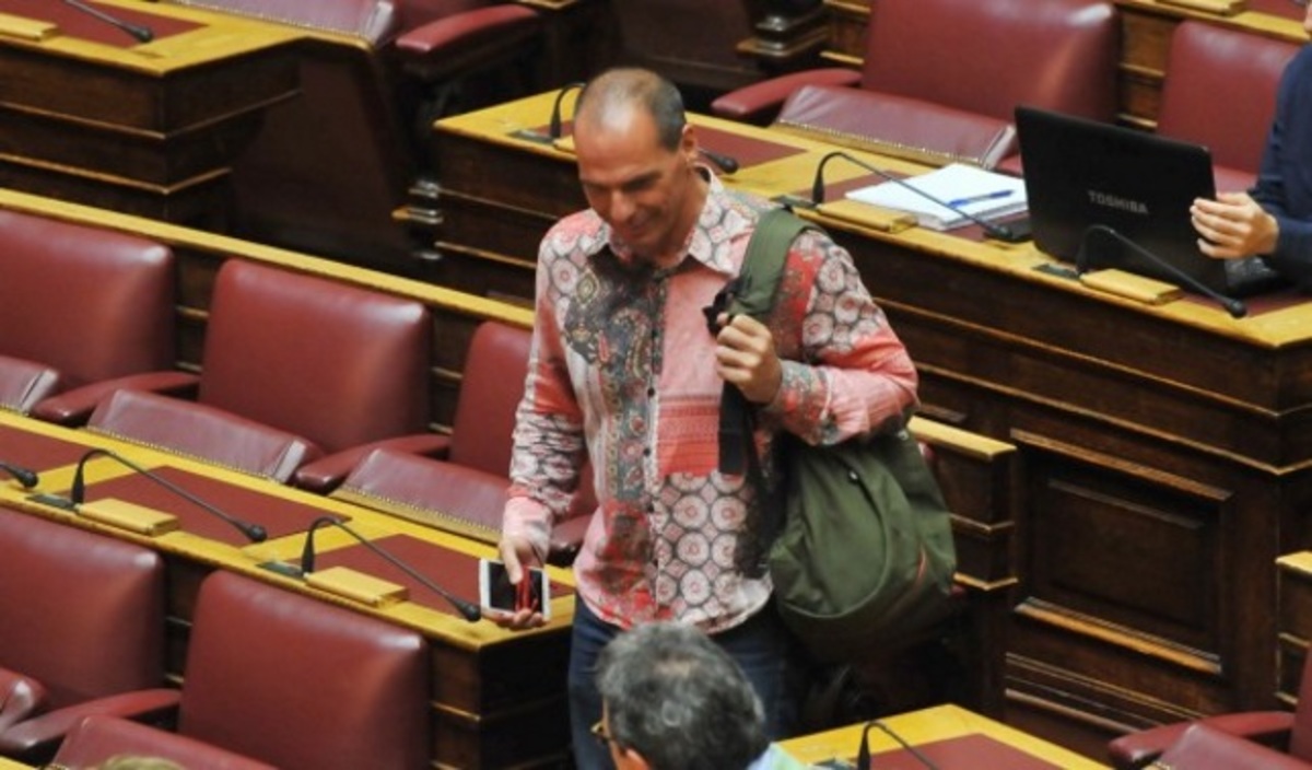 Γιάνης Βαρουφάκης: Το… τερμάτισε ενδυματολογικά