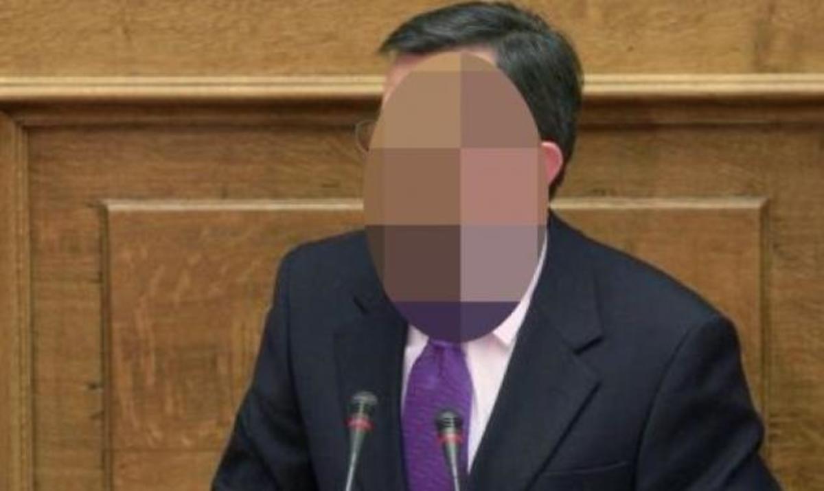 Σοκ με τον Έλληνα βουλευτή που δημοσίευσε φωτογραφία της μητέρας του στο φέρετρο στο twitter