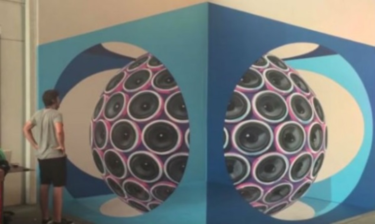 Θα χρειαστεί να δείτε το βίντεο δεύτερη φορά για να καταλάβετε τι έγινε!