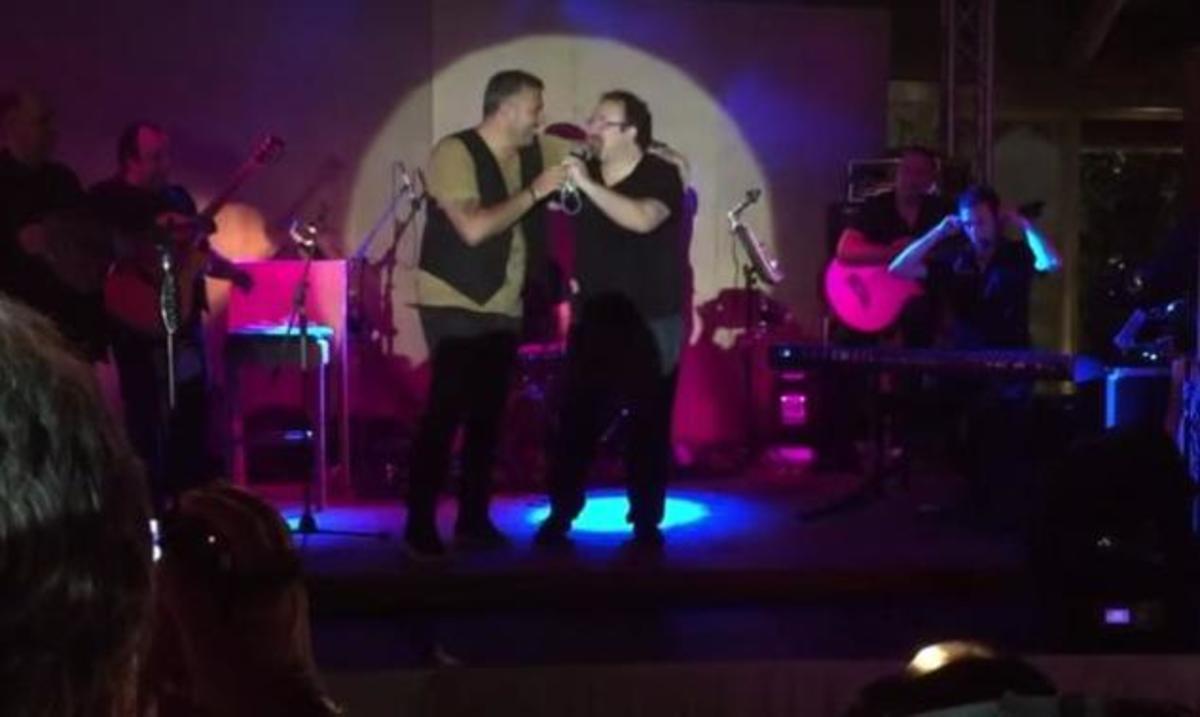 Ο Γιάννης Παπαμιχαήλ παίζει πλήκτρα σε live του Ρέμου!