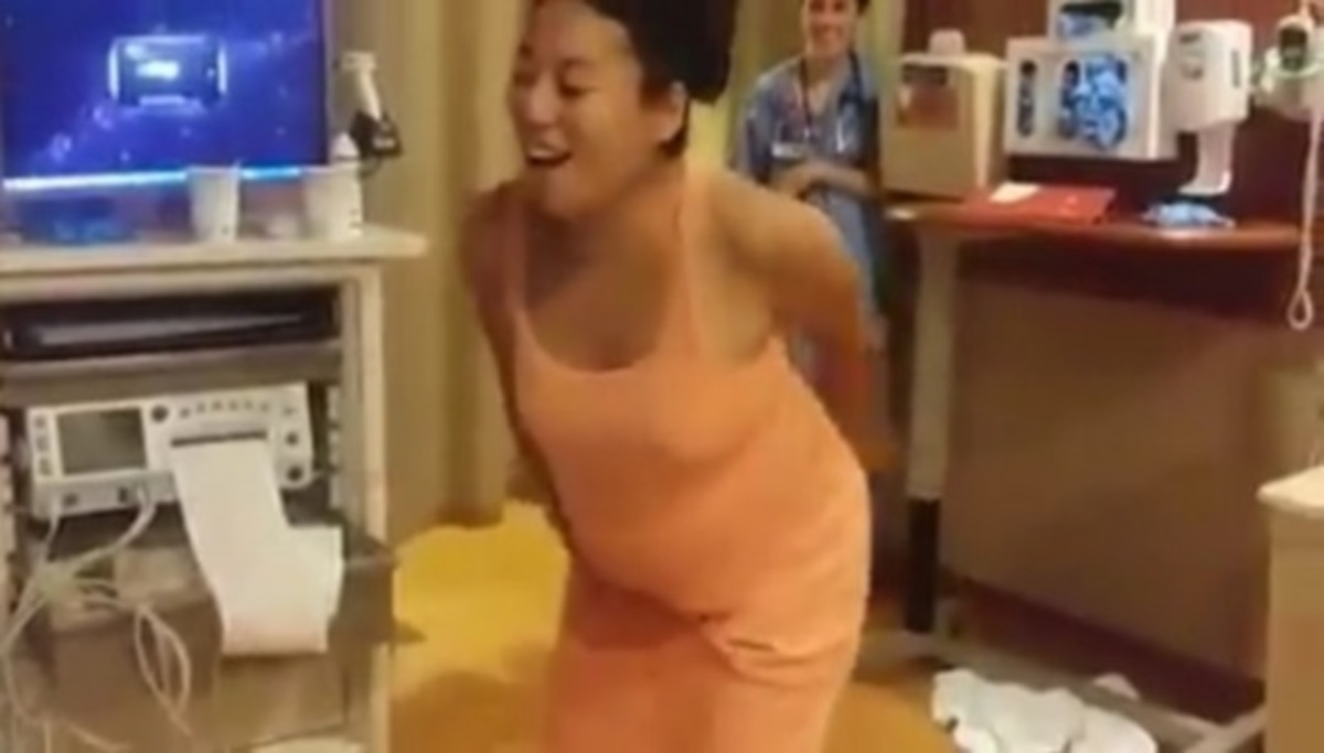 Ο χορός της ετοιμόγεννης που κάνει το γύρο του διαδικτύου