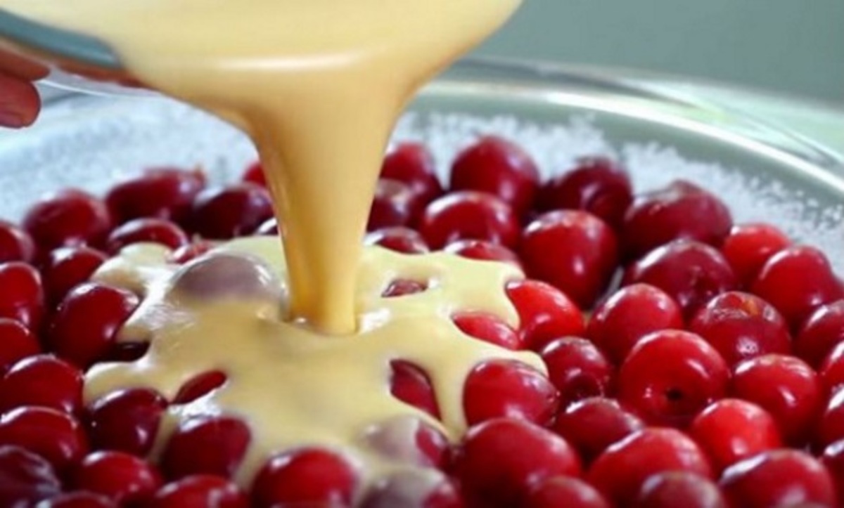 Αυτή είναι η πανεύκολη κερασόπιτα που έχει τρελάνει το ίντερνετ!