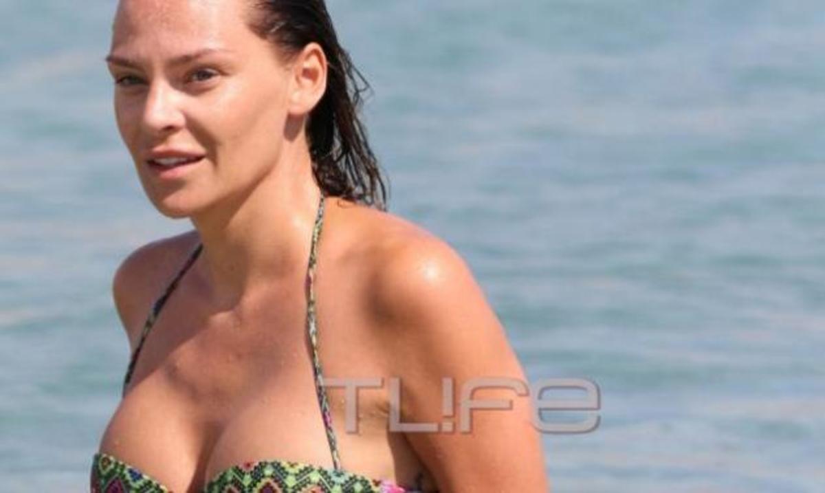 Η Υβόνννη Μπόσνιακ με μαγιό και χωρίς ρετούς!