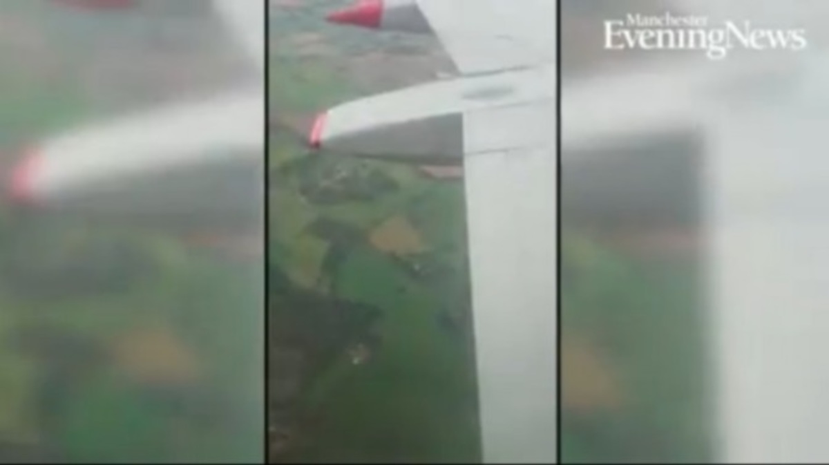 Τρόμος στον αέρα! Πήρε φωτιά το φτερό του αεροπλάνου που επέβαιναν