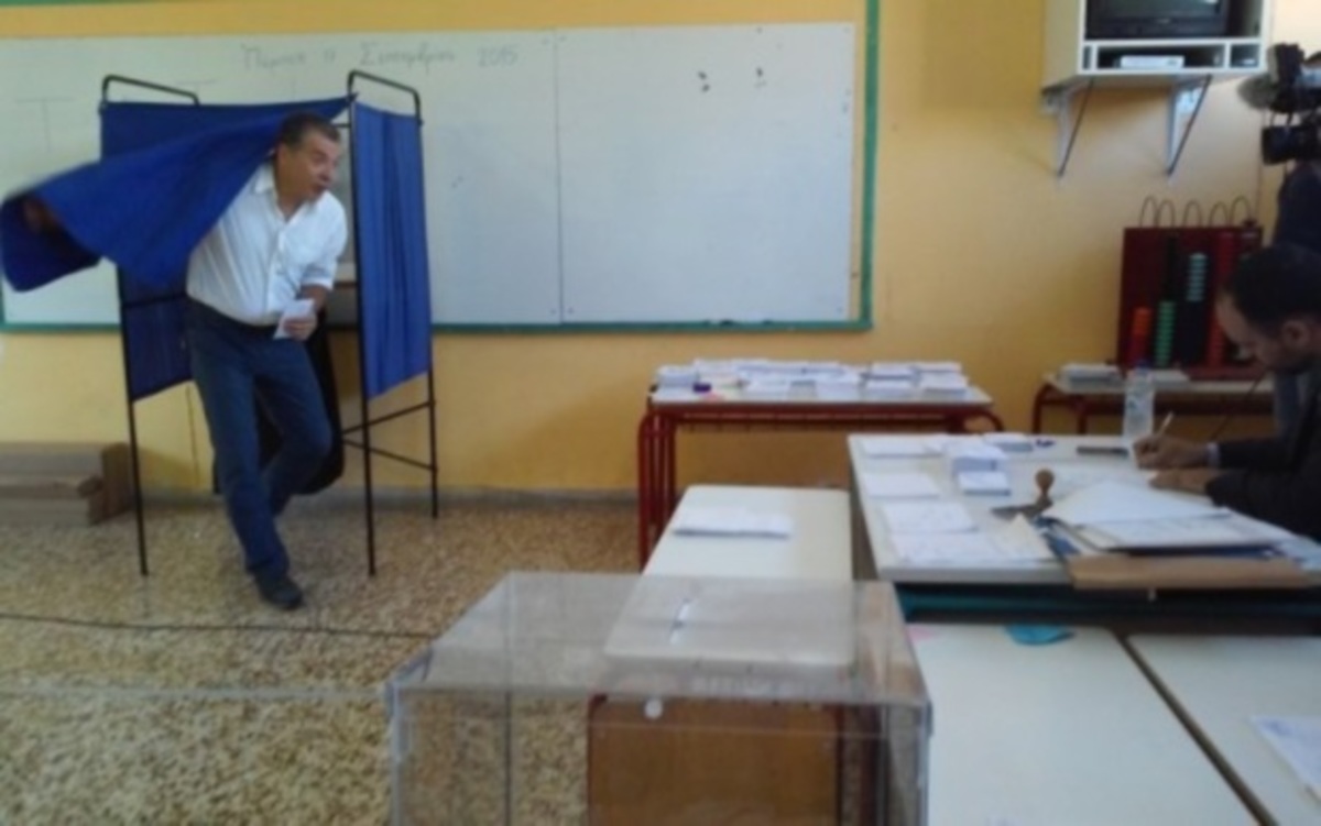 Εκλογές 2015: Ο Σταύρος Θεοδωράκης μπήκε στο παραβάν και ξαναβγήκε! – Δείτε τι συνέβη