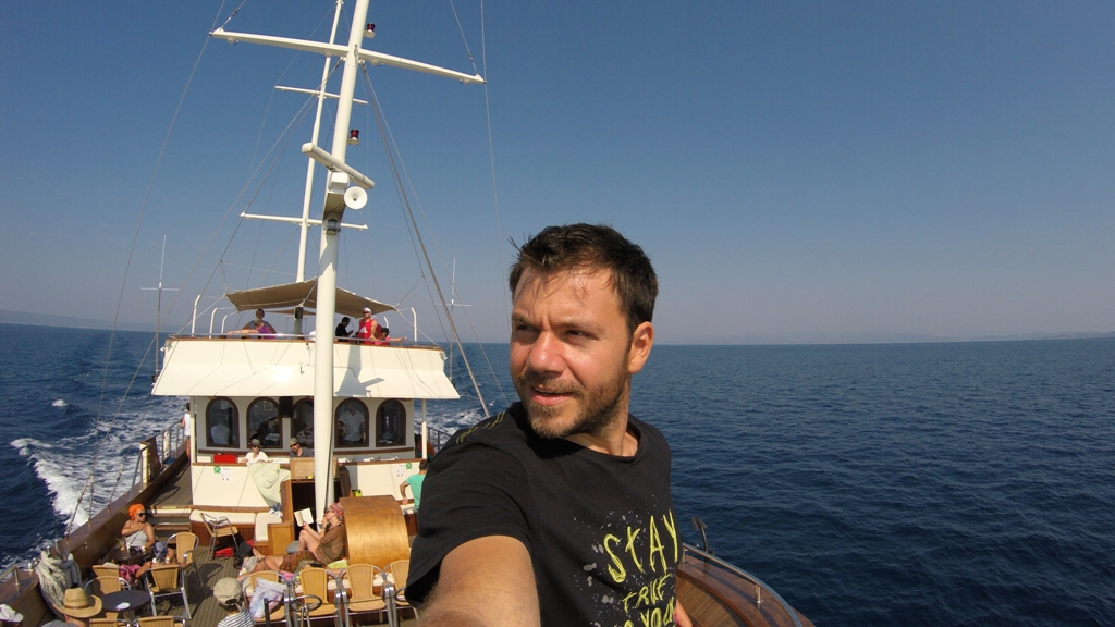 Happy Traveller: Ο Ευτύχης Μπλέτσας συνεχίζει την εξόρμηση του στην περιοχή του Άθωνα