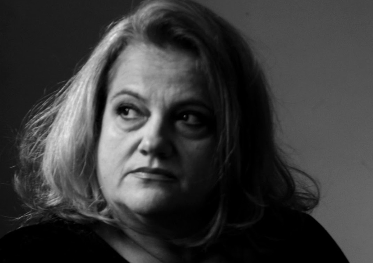 Ελένη Καστάνη: «Ο μπαμπάς μου αυτοκτόνησε. Έπρεπε κανονικά να θυμώσω, αλλά δεν θύμωσα»